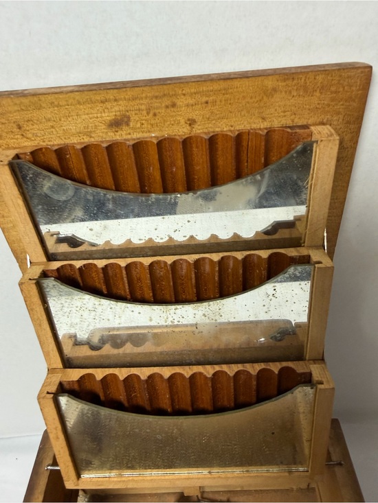 Vintage Wooden Cigarette Dispenser 30 Cig Wind Up Music Box MCM See Note